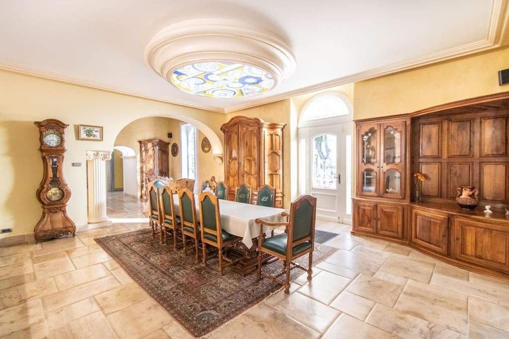 Вилла Domaine Mas Begon Aigues-Vives  Экстерьер фото